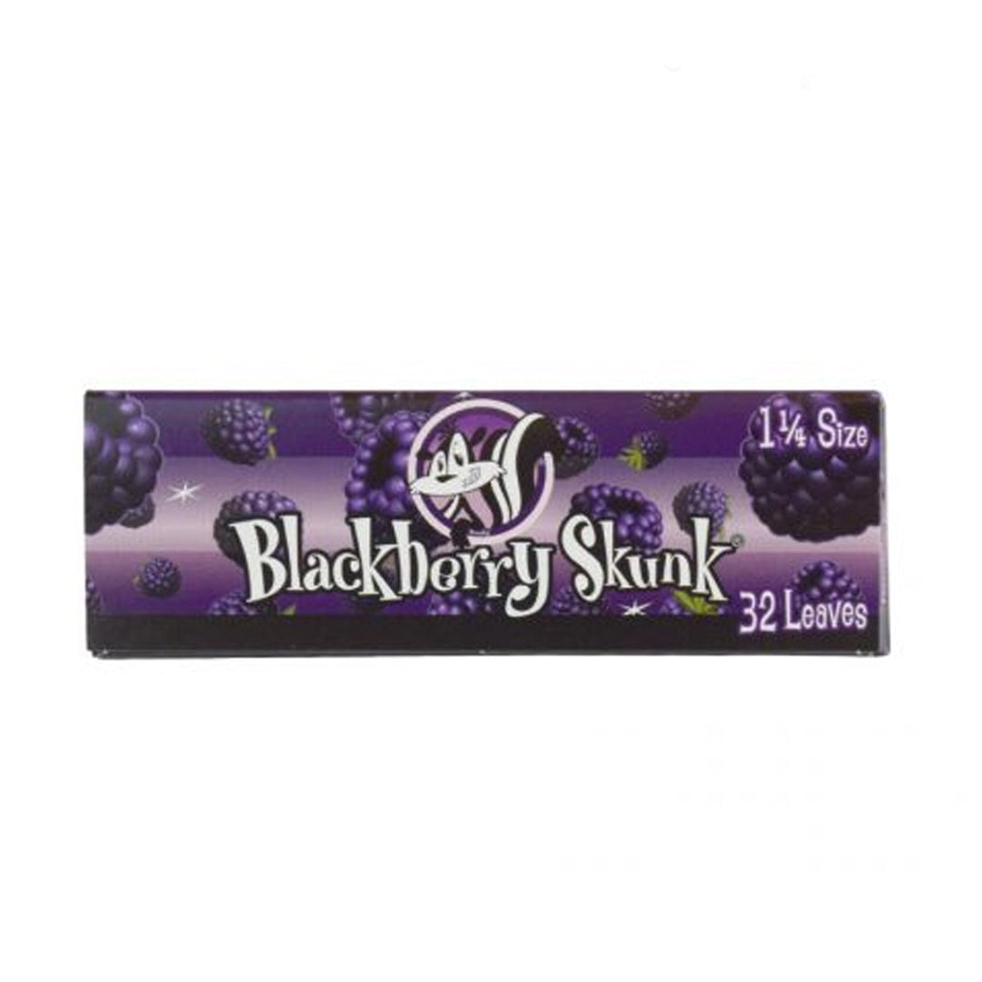 Skunk 1¼ Blackberry Rolling Papers (Display of 24)