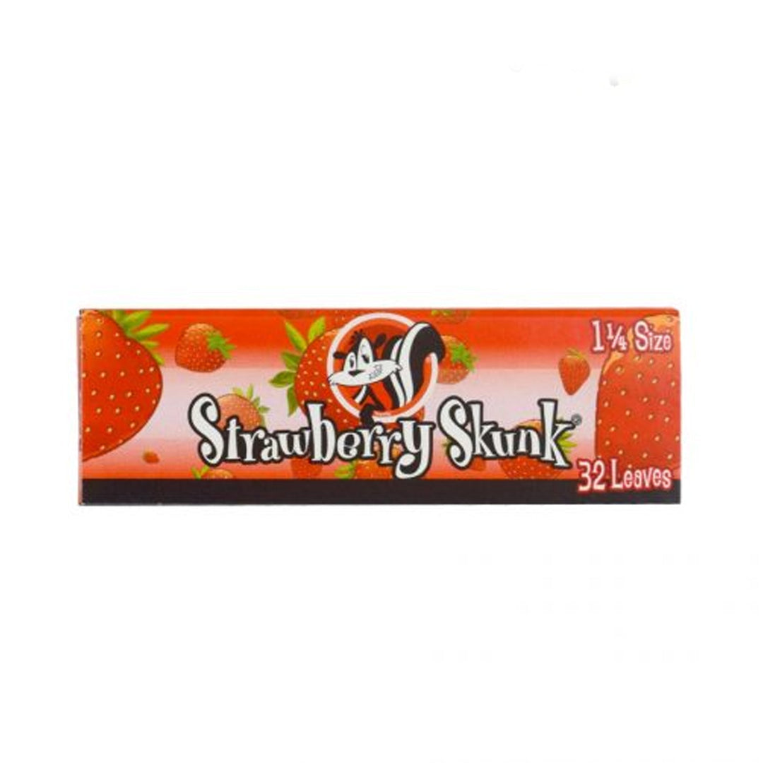 Skunk 1¼ Strawberry Rolling Papers (Display of 24)