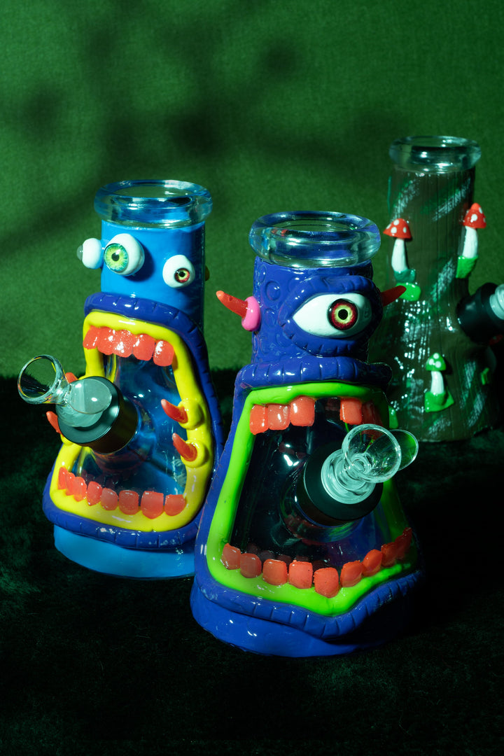 WCG 8" 7mm Thick Three-Eyed Monster Bong