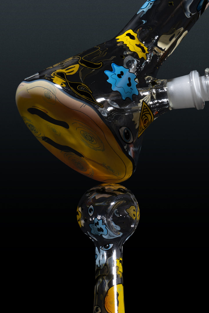 Red Eye Glass 4.5" Smiley Face Hand Pipe