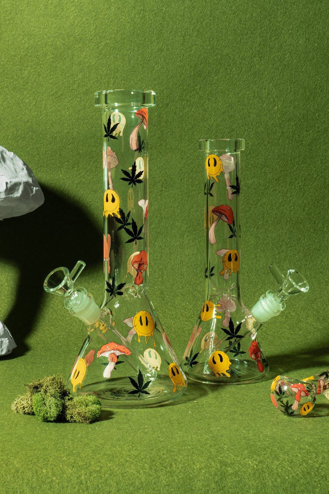 Red Eye Glass 12" Smiley Shrooms Bong