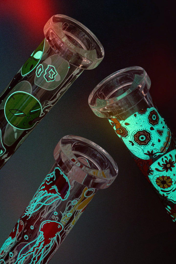 Red Eye Glass 10" Alien Glow-in-the-Dark Bong