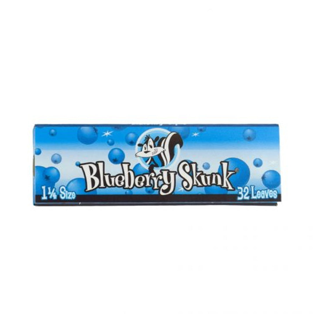 Skunk 1¼ Blueberry Rolling Papers (Display of 24)