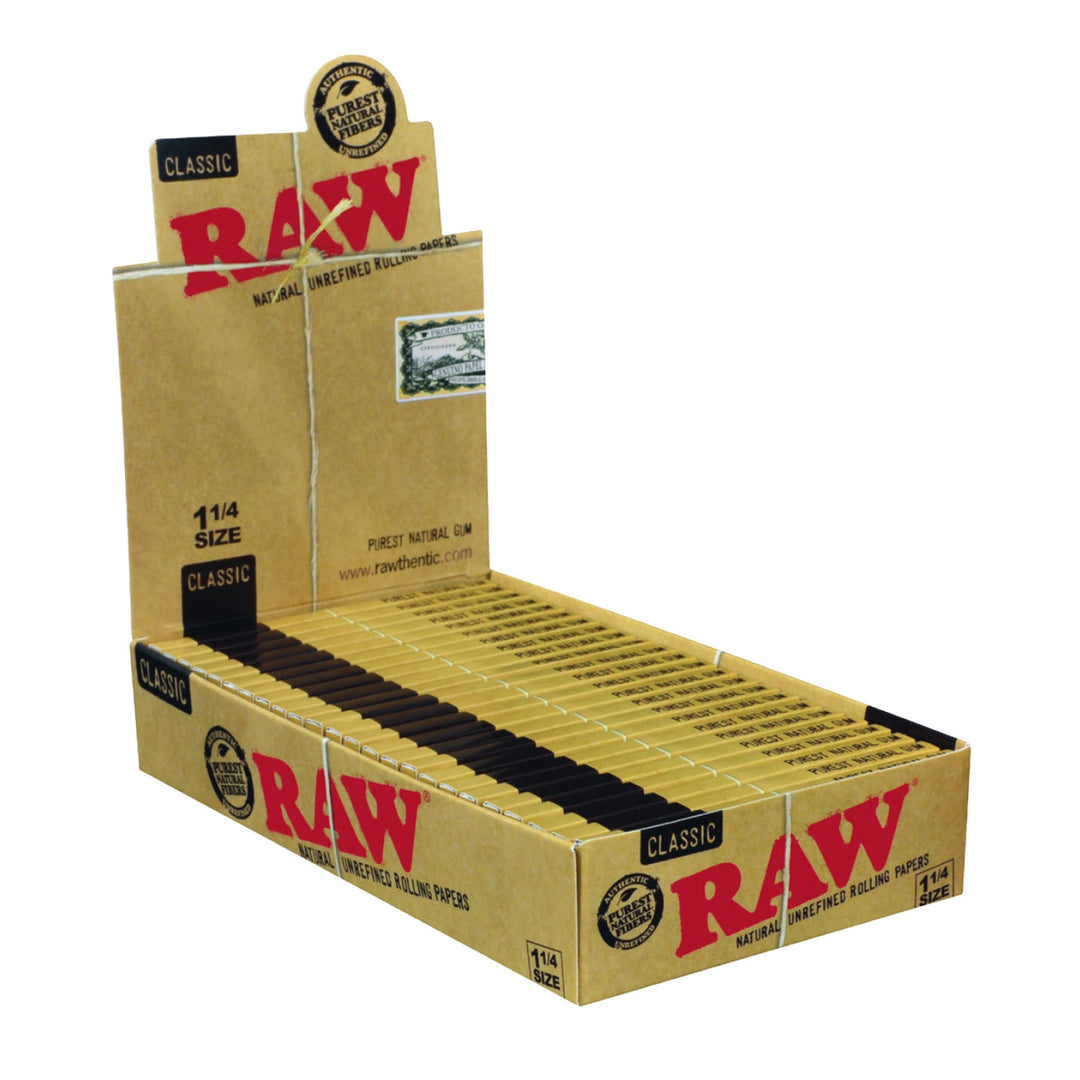 Raw 1¼ Classic Rolling Papers (Display of 24)